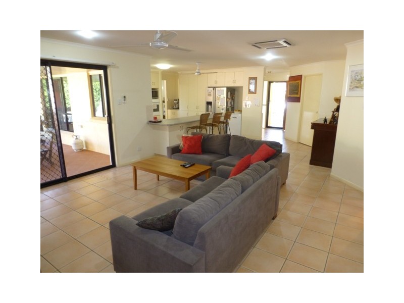42 Kidston Ave, Rural View QLD 4740
