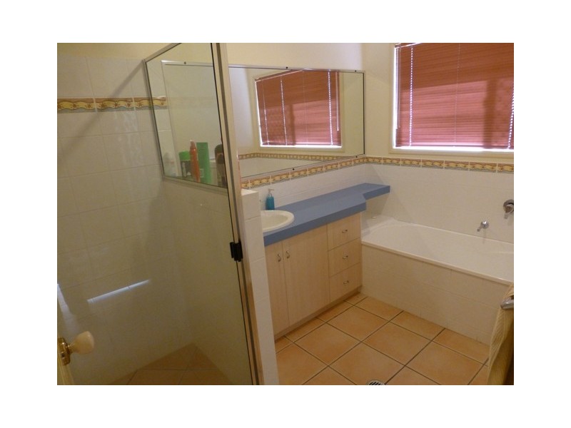 42 Kidston Ave, Rural View QLD 4740