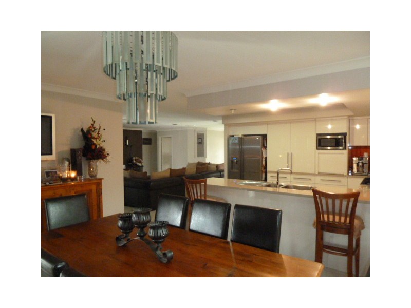 19 Debbiesue Drive, Mount Pleasant QLD 4740