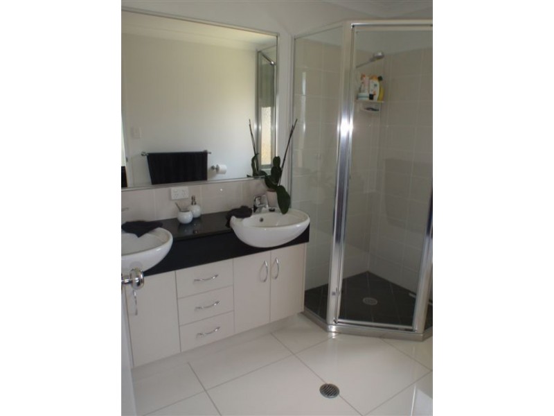 14 Elizabeth St, Mirani QLD 4754