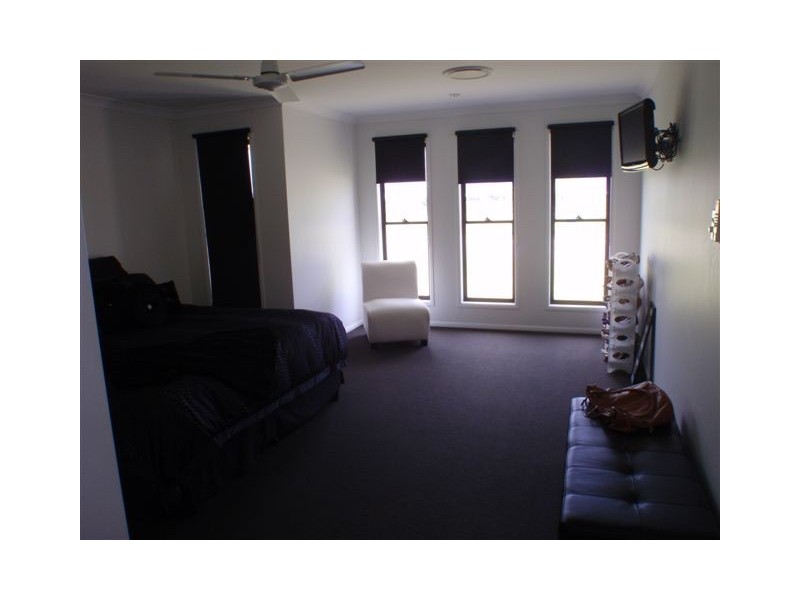 14 Elizabeth St, Mirani QLD 4754