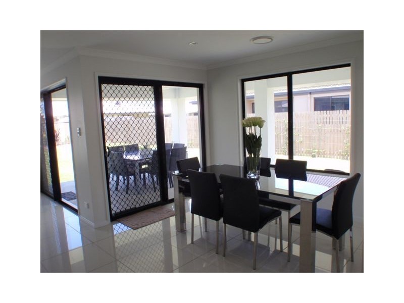 14 Elizabeth St, Mirani QLD 4754