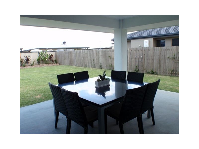 14 Elizabeth St, Mirani QLD 4754