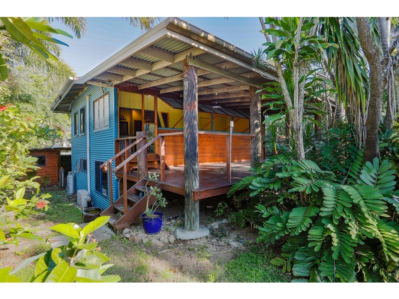12 Mango Avenue, Eimeo QLD 4740