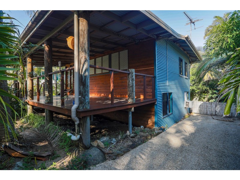 12 Mango Avenue, Eimeo QLD 4740