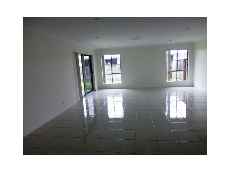 16 Elizabeth Street, Mirani QLD 4754