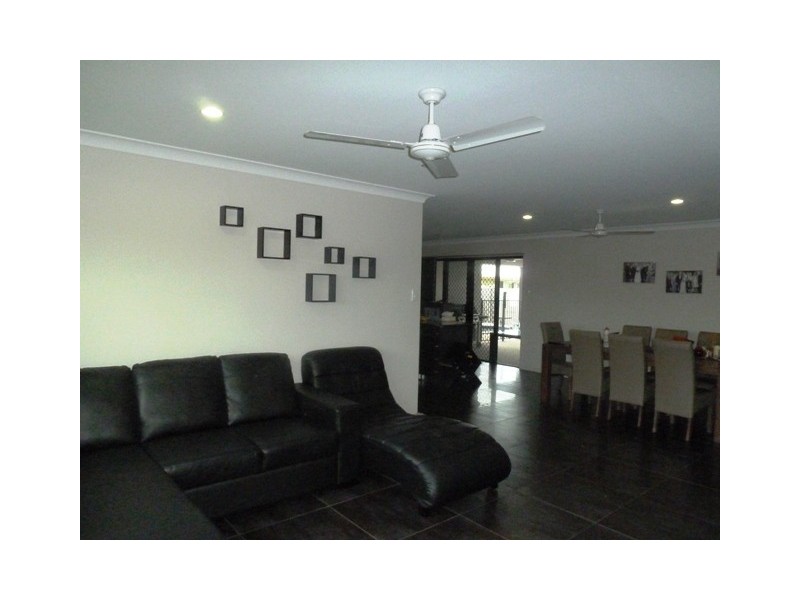 21 Firefly Crescent, Ooralea QLD 4740