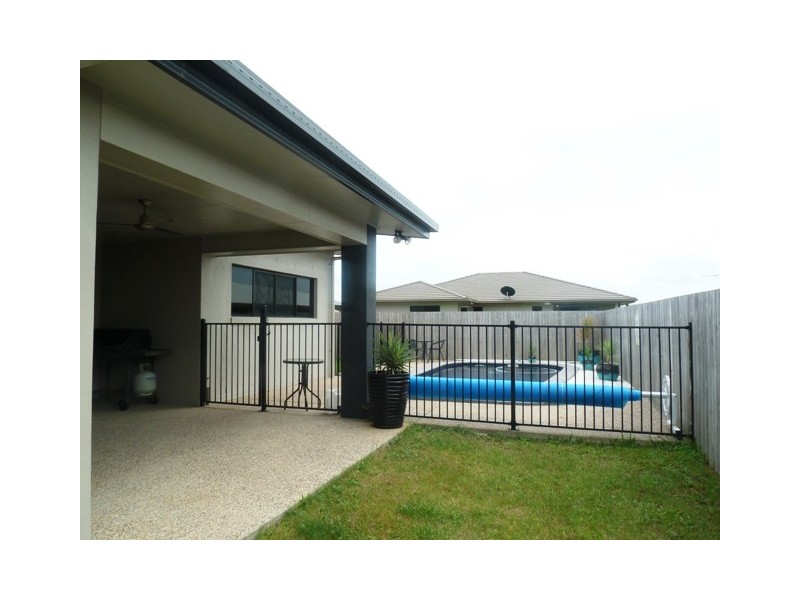 21 Firefly Crescent, Ooralea QLD 4740