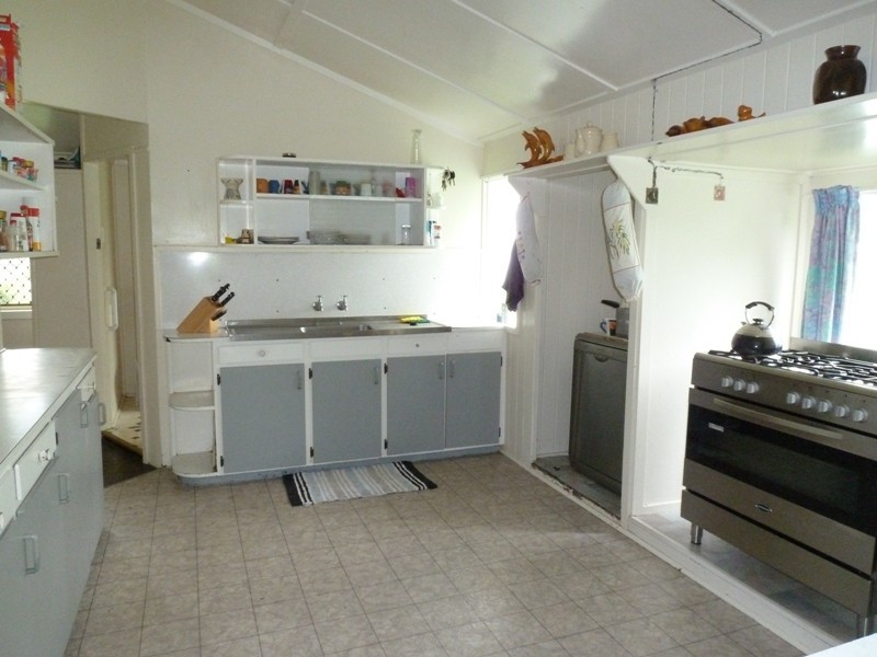 48 Venton Road, Sarina QLD 4737