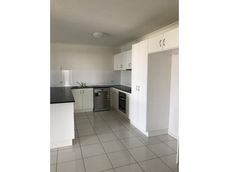 2/4 Hyams Way, Blacks Beach QLD 4740