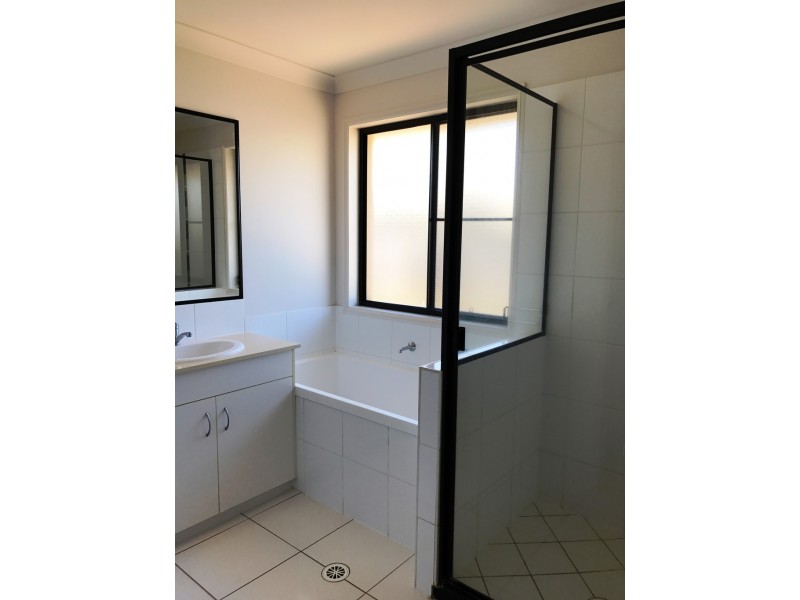 2/4 Hyams Way, Blacks Beach QLD 4740