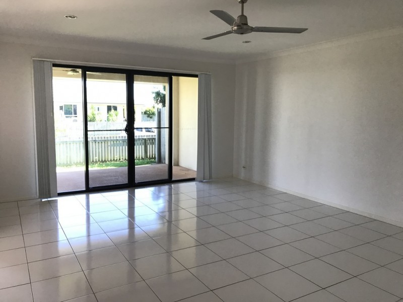 2/4 Hyams Way, Blacks Beach QLD 4740