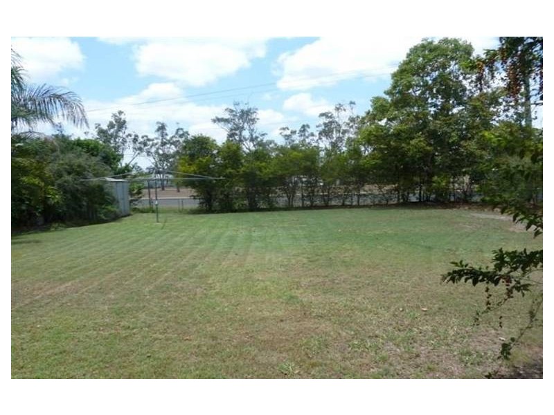 1 Hughes Street, Dysart QLD 4745