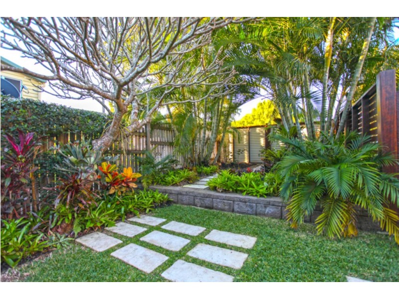 101 Waverley St, Bucasia QLD 4750