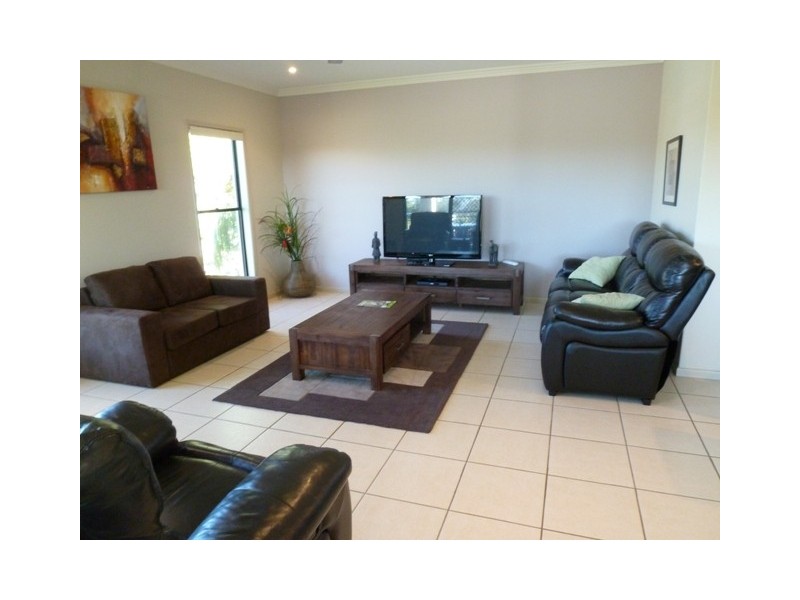 2 Prudhoe Street, East Mackay QLD 4740