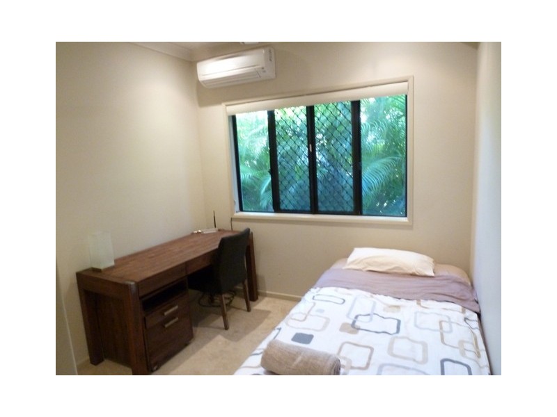 2 Prudhoe Street, East Mackay QLD 4740