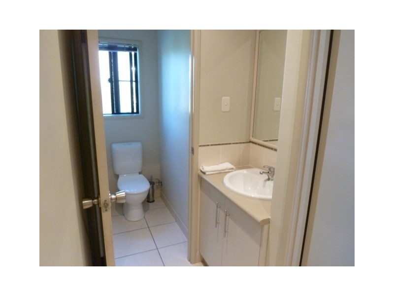 2 Prudhoe Street, East Mackay QLD 4740