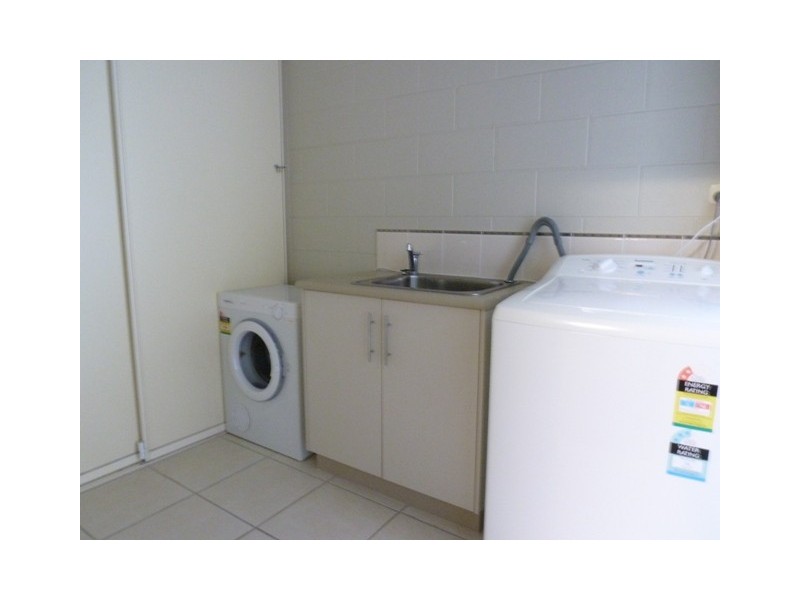 2 Prudhoe Street, East Mackay QLD 4740