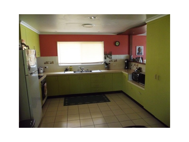 9 Ocean Drive, Sarina QLD 4737