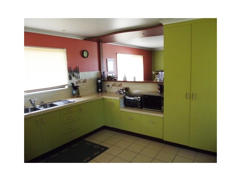 9 Ocean Drive, Sarina QLD 4737