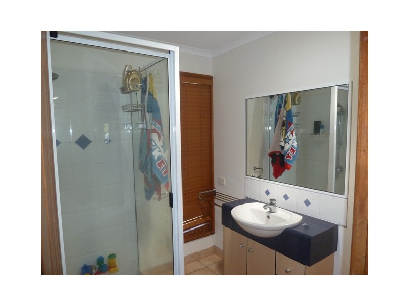 32 Bridge Rd, East Mackay QLD 4740