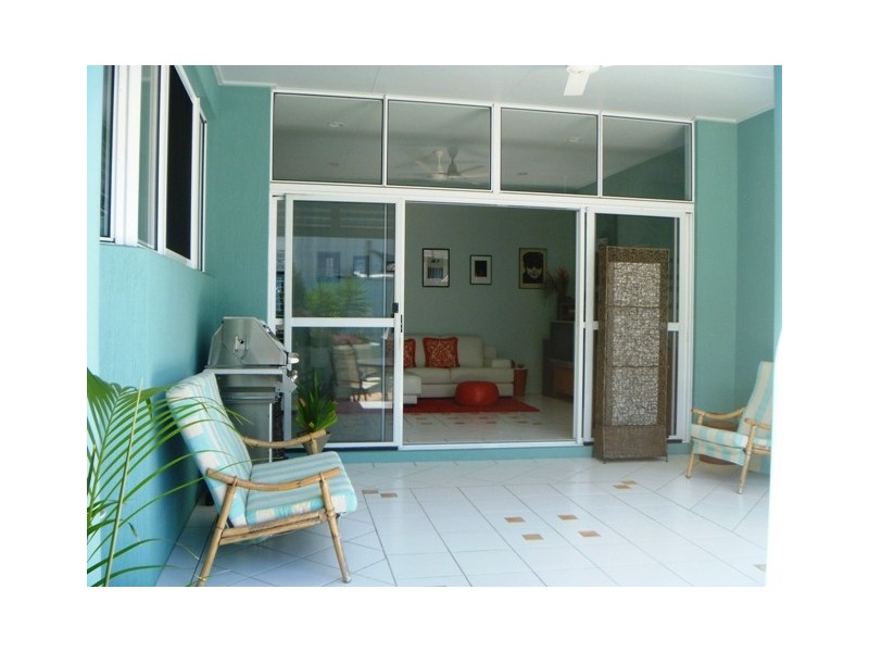 8 Russell Ave, Slade Point QLD 4740