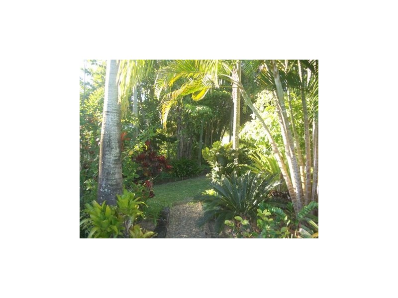 8 Russell Ave, Slade Point QLD 4740