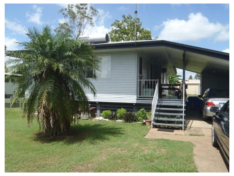 24 Spring Crs, Dysart QLD 4745