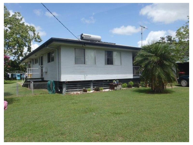 24 Spring Crs, Dysart QLD 4745