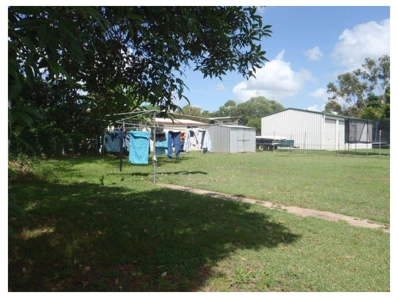 24 Spring Crs, Dysart QLD 4745