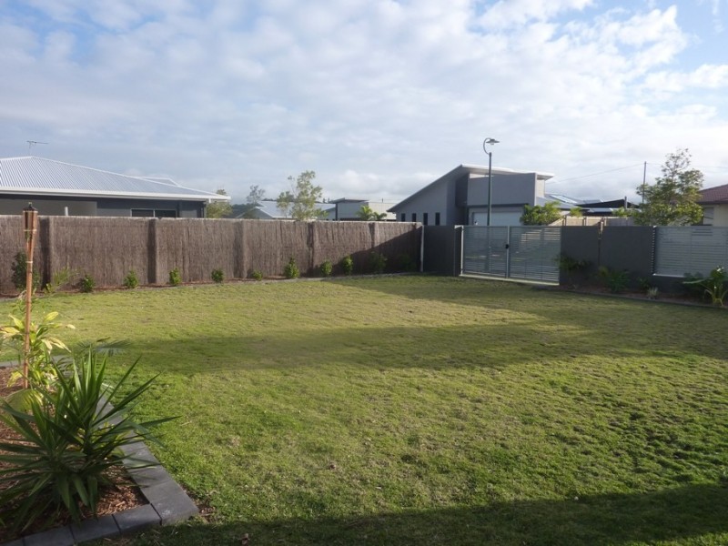 27 Madison Avenue, Glenella QLD 4740