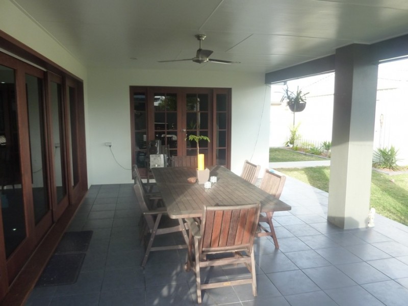 27 Madison Avenue, Glenella QLD 4740