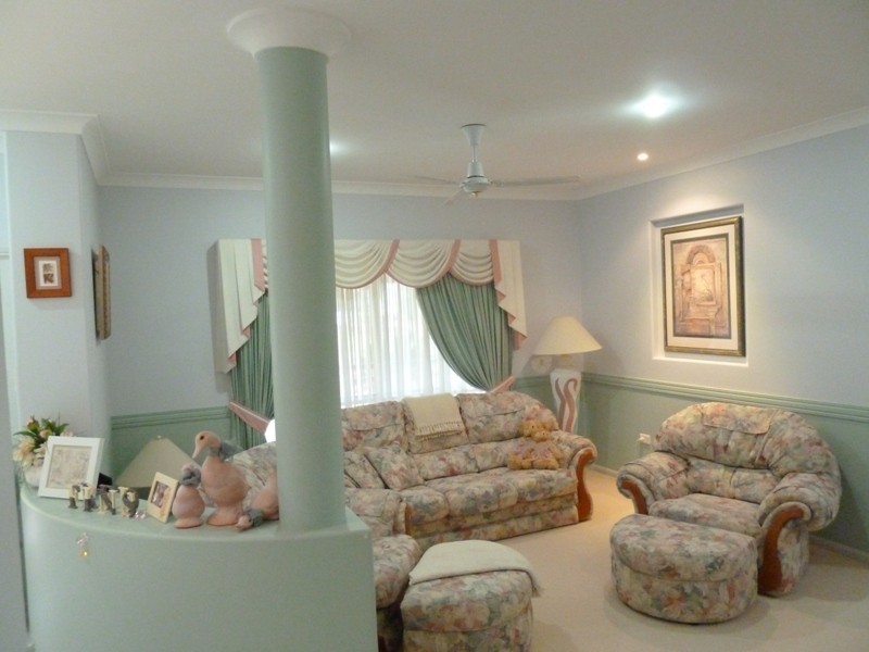 19 Shuttlewood Dr, Richmond QLD 4740