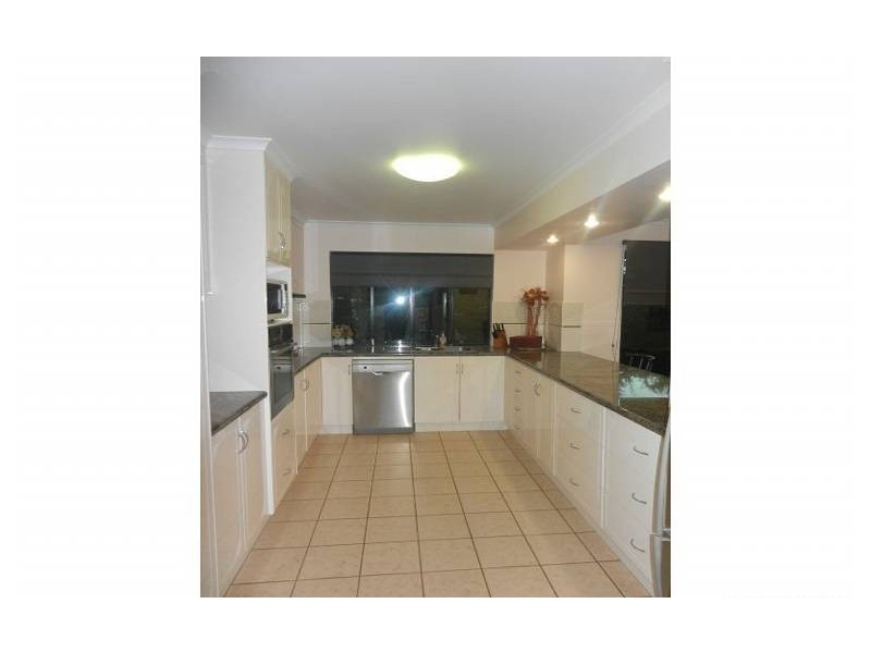6 Driftwood Crt, Rural View QLD 4740