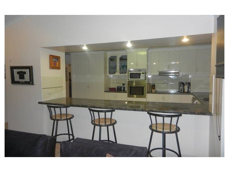 6 Driftwood Crt, Rural View QLD 4740