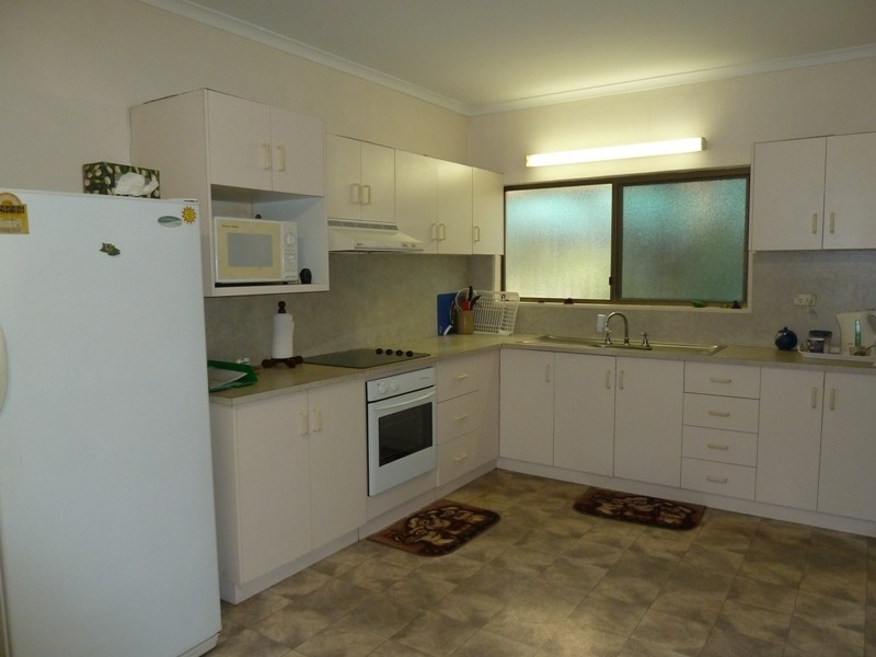 1 Fernleigh Ave, Andergrove QLD 4740