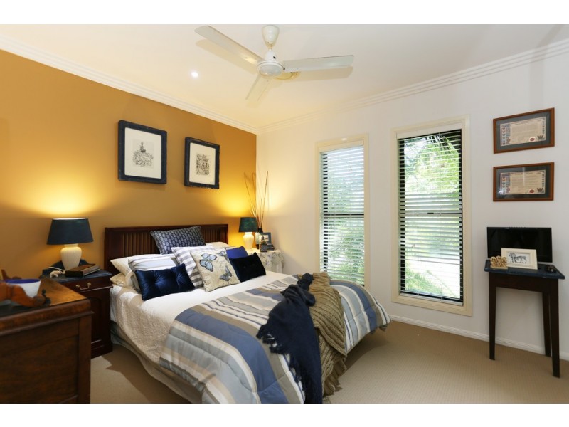 11 Urarii Crescent, Shoal Point QLD 4750
