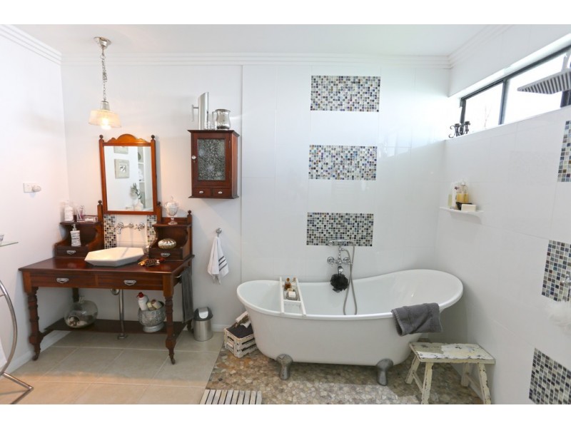 11 Urarii Crescent, Shoal Point QLD 4750