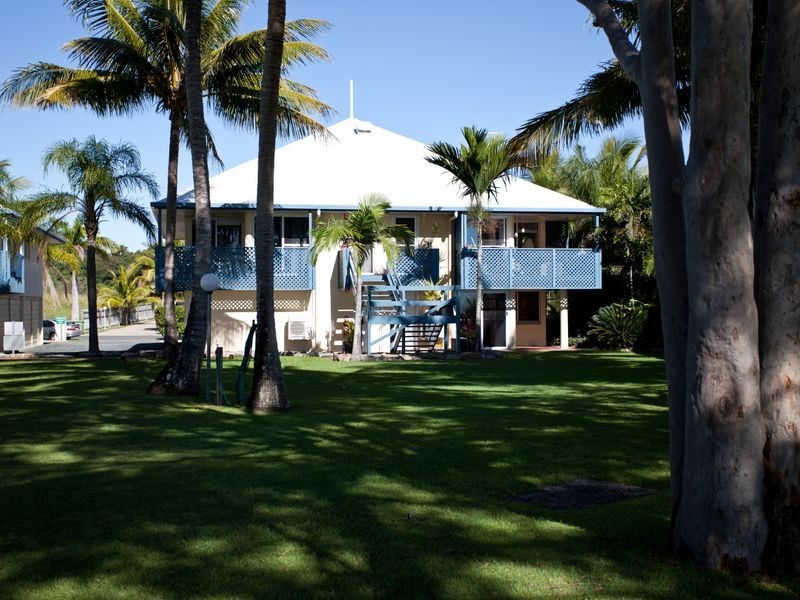 2/18 Beach Road, Dolphin Heads QLD 4740