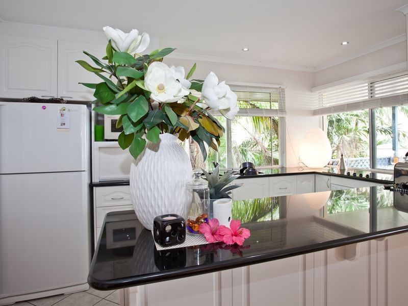 2/18 Beach Road, Dolphin Heads QLD 4740