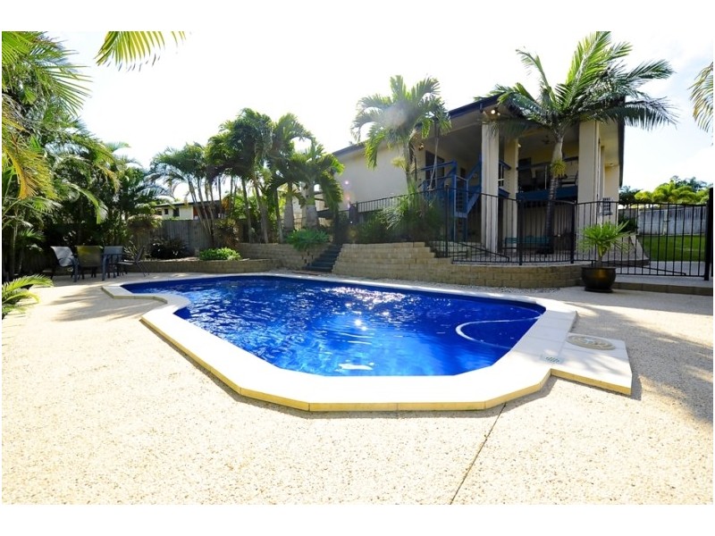 71 Slater Avenue, Blacks Beach QLD 4740