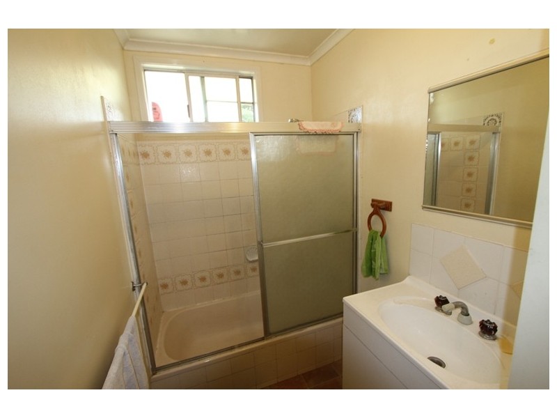 8 Flinders Street, Bakers Creek QLD 4740