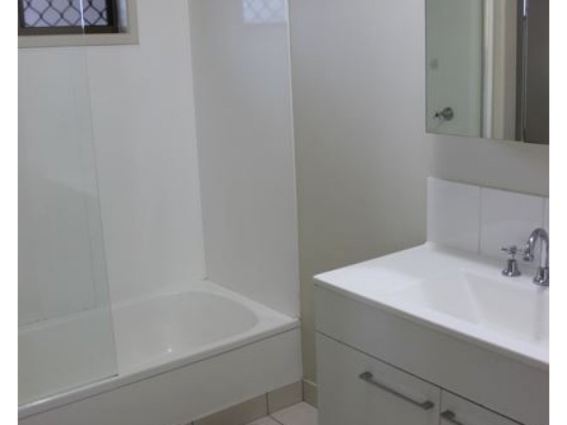 1/64 Daniel Street, Mount Pleasant QLD 4740