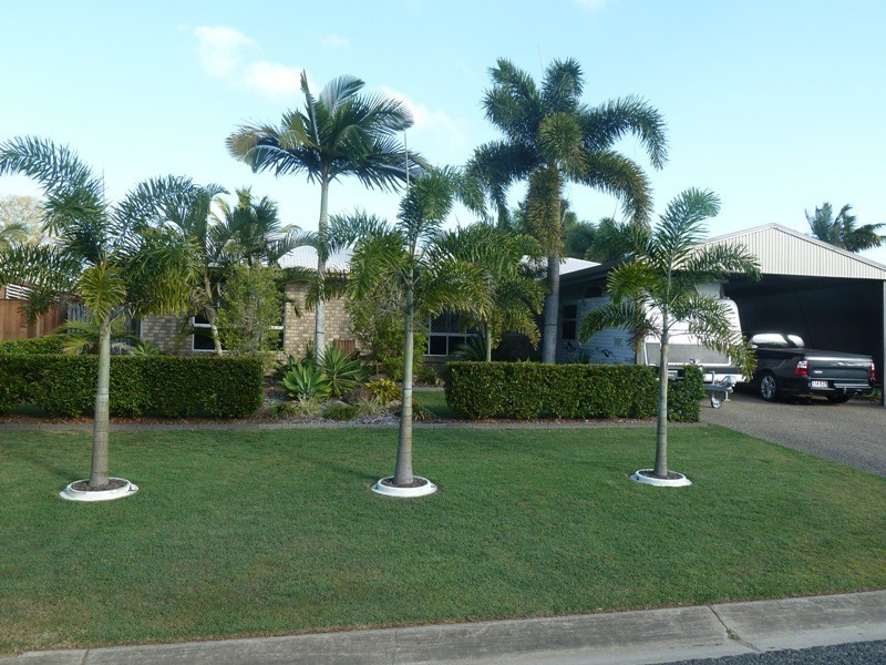 5 Hayman Court, Bucasia QLD 4750