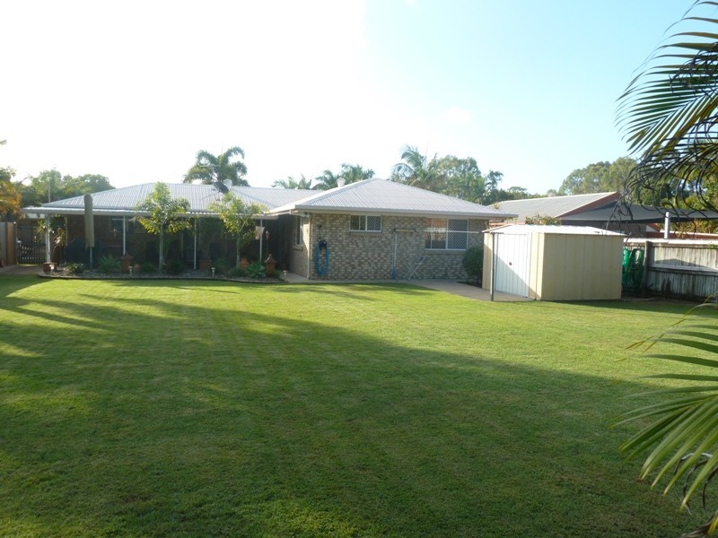 5 Hayman Court, Bucasia QLD 4750