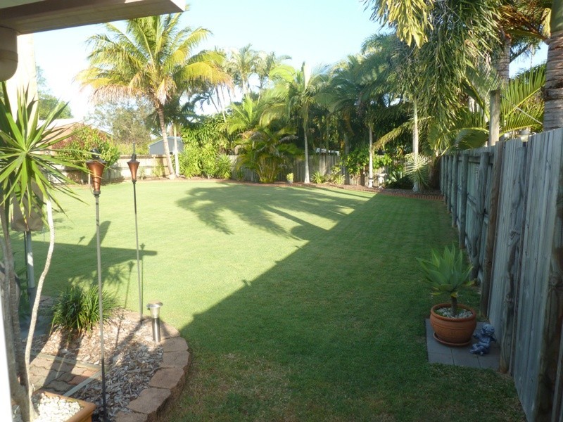 5 Hayman Court, Bucasia QLD 4750