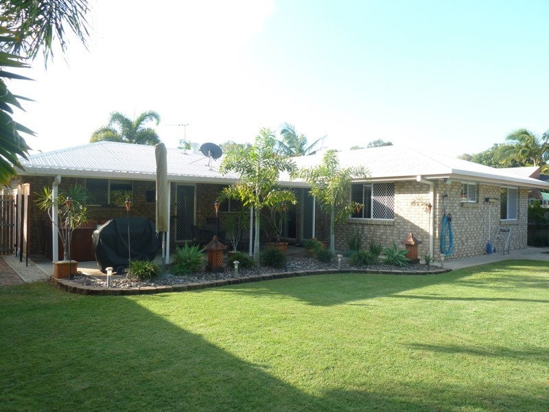 5 Hayman Court, Bucasia QLD 4750