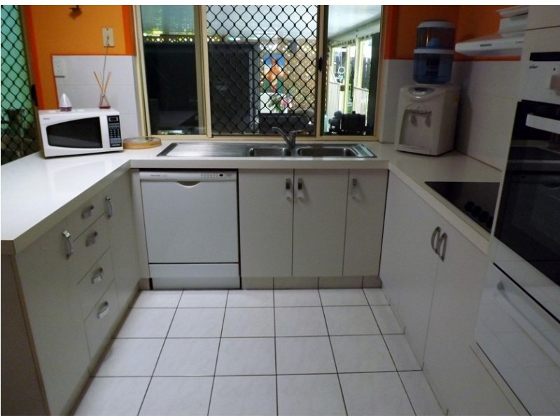 6 Shiral Drive, Beaconsfield QLD 4740