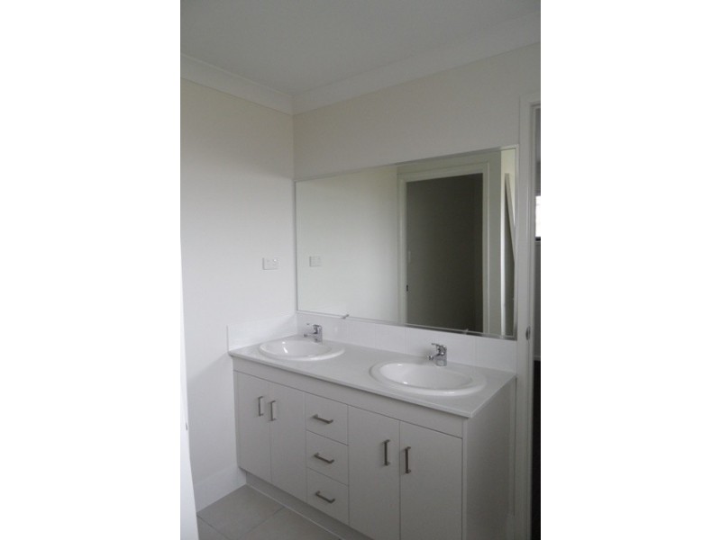 15 Kingslea Court, Ooralea QLD 4740