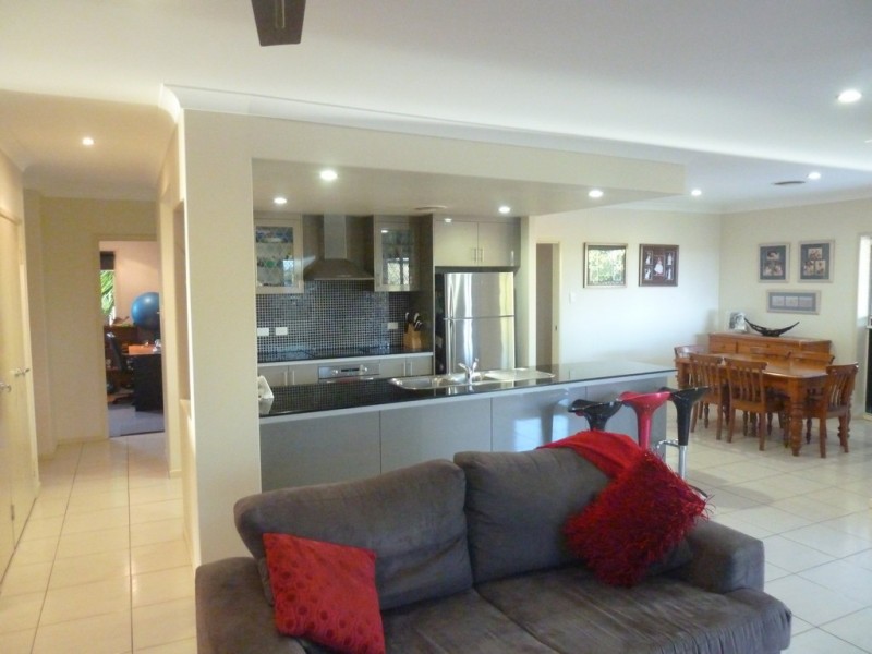 7 Gillies Court, Rural View QLD 4740